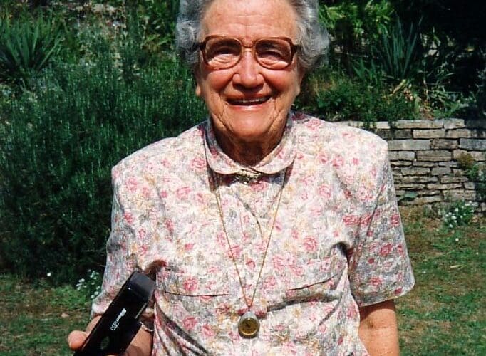 Our Local History: School teachers Dot and Nan Mellings